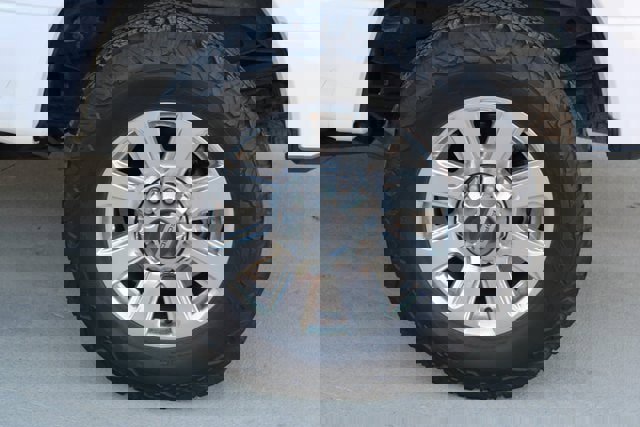 Used 2021 Ford F250 Platinum w/ FX4 Off-Road Package image 30