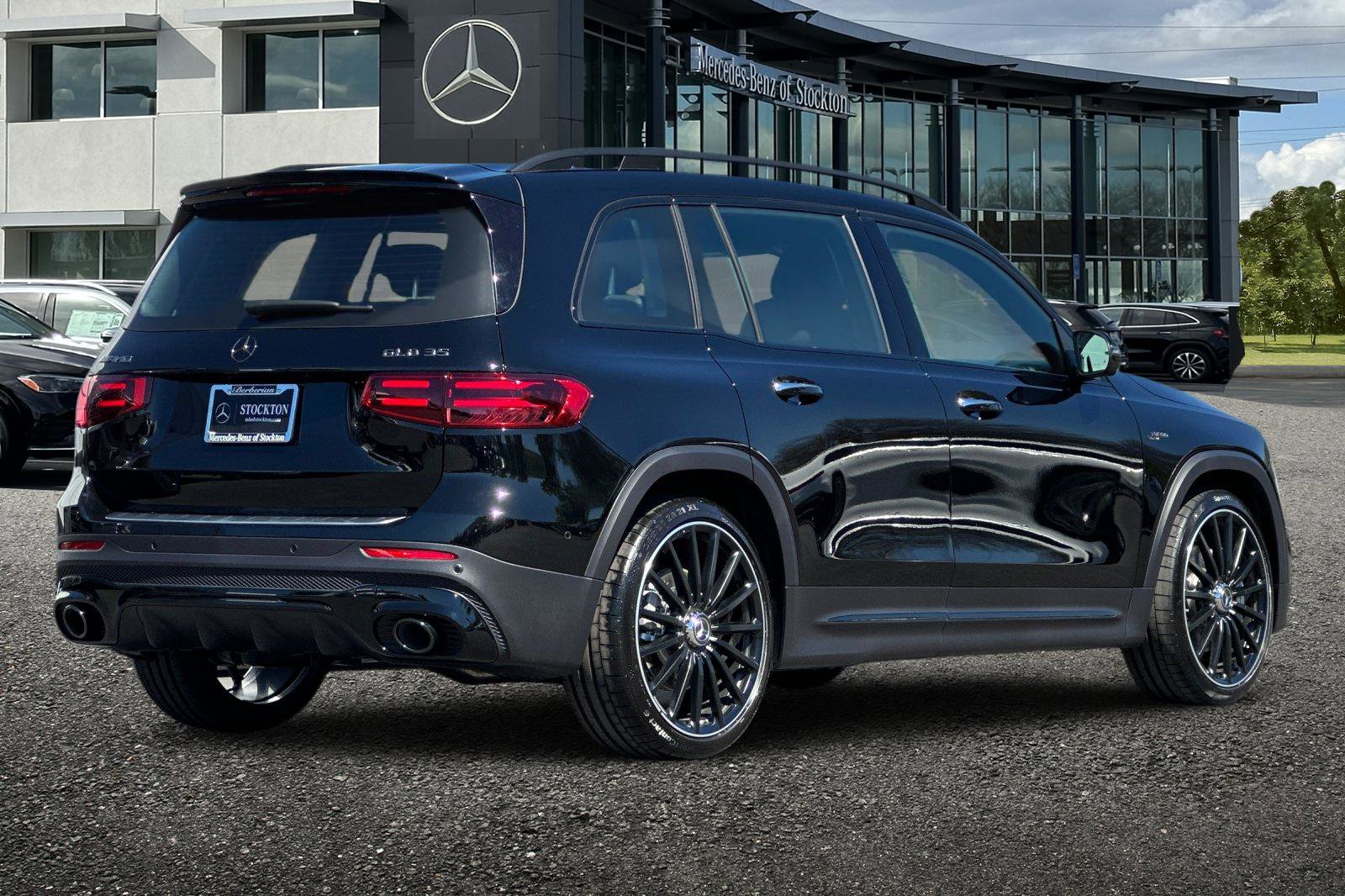 New 2026 Mercedes-Benz GLB 35 AMG AMG 35 image 4
