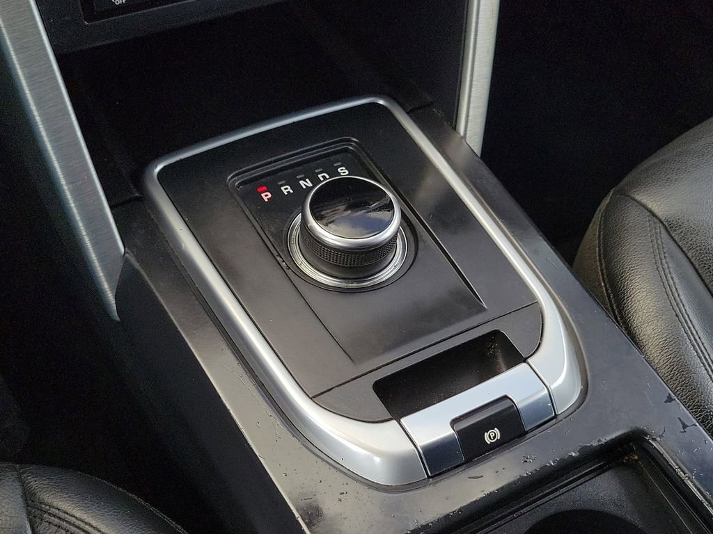 Used 2018 Land Rover Discovery Sport SE image 32