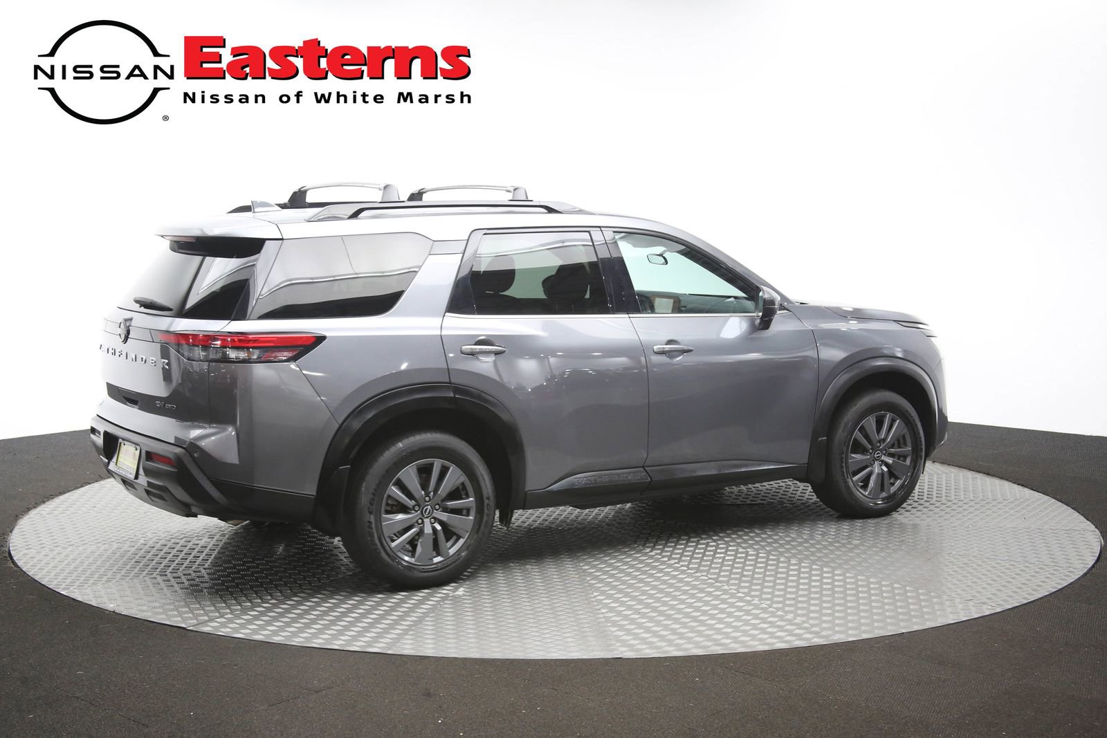 Used 2022 Nissan Pathfinder SV AWD/4WD image 39