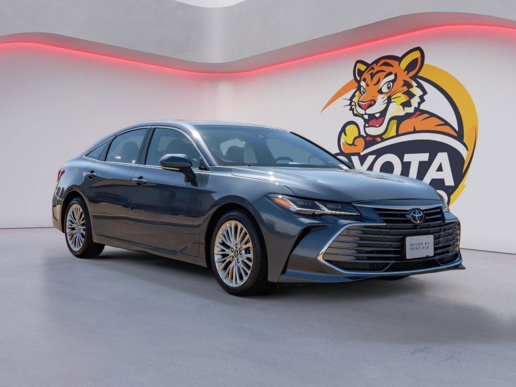 Used 2019 Toyota Avalon Limited w/ Advanced Safety Package image 3