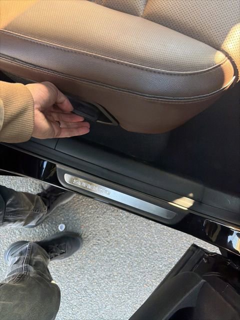 Used 2019 Kia Sorento SX image 16