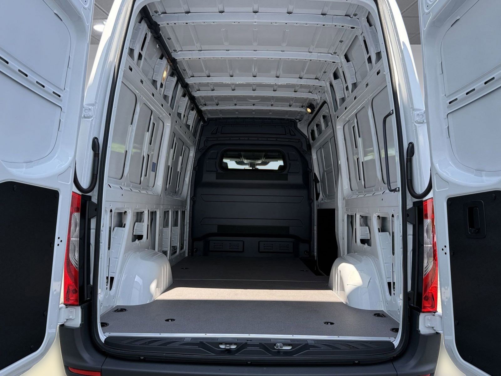 New 2025 Mercedes-Benz Sprinter 2500 image 24
