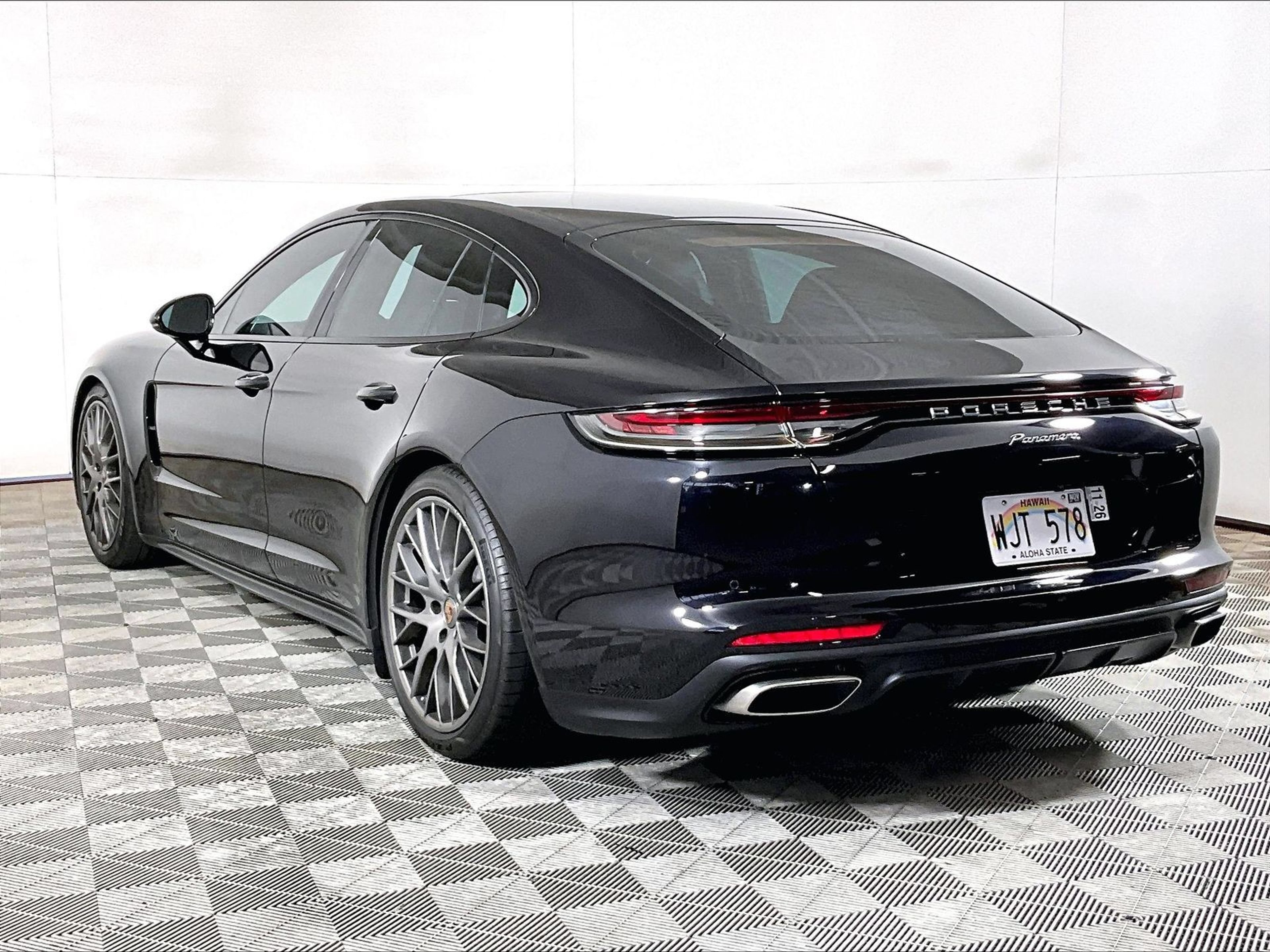 Certified 2021 Porsche Panamera image 3