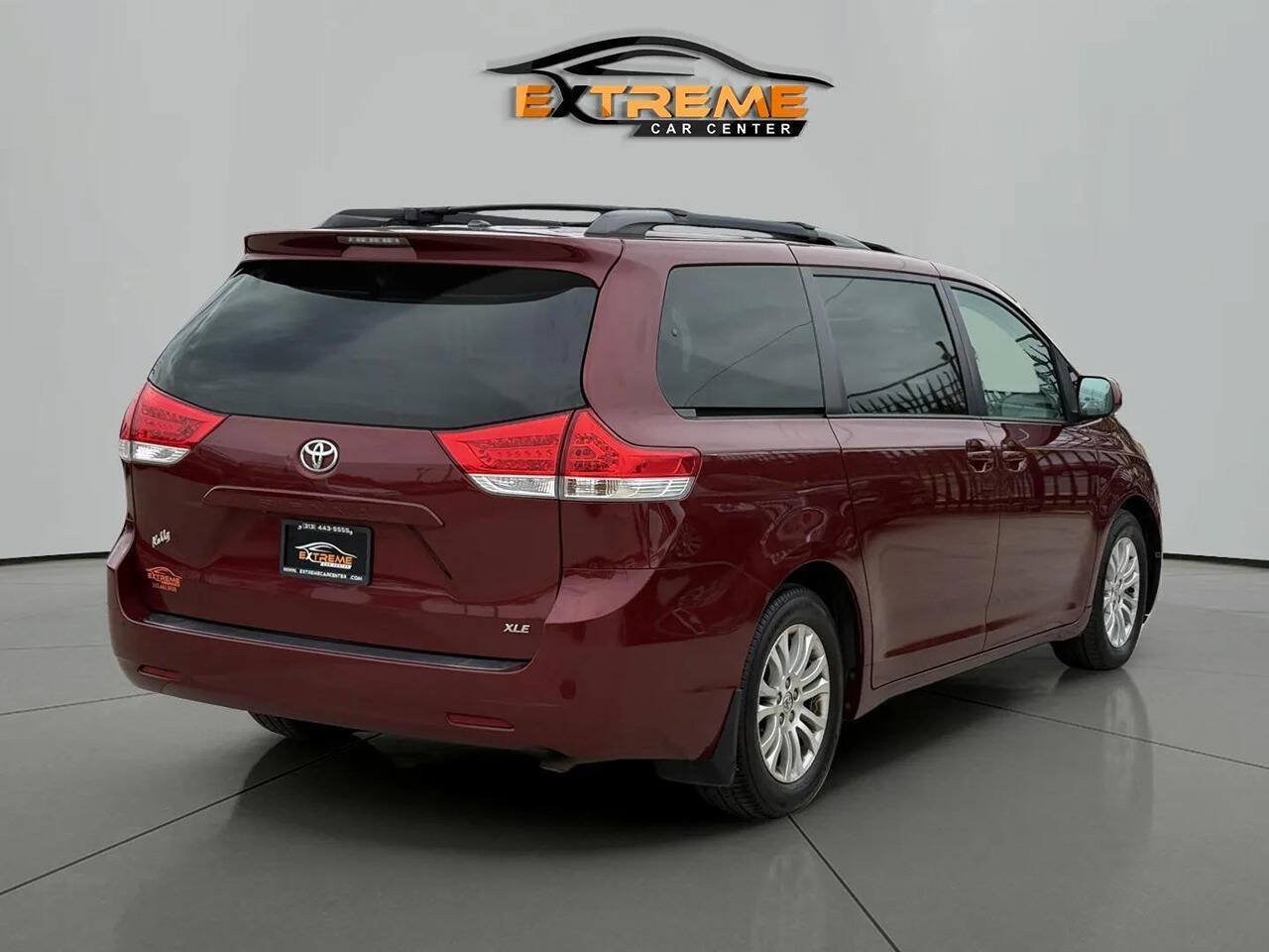 Used 2013 Toyota Sienna XLE FWD image 6