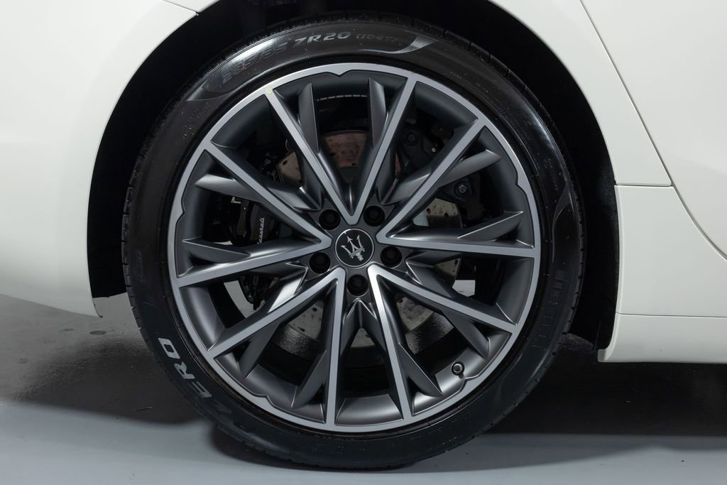 Used 2023 Maserati Ghibli Modena image 13