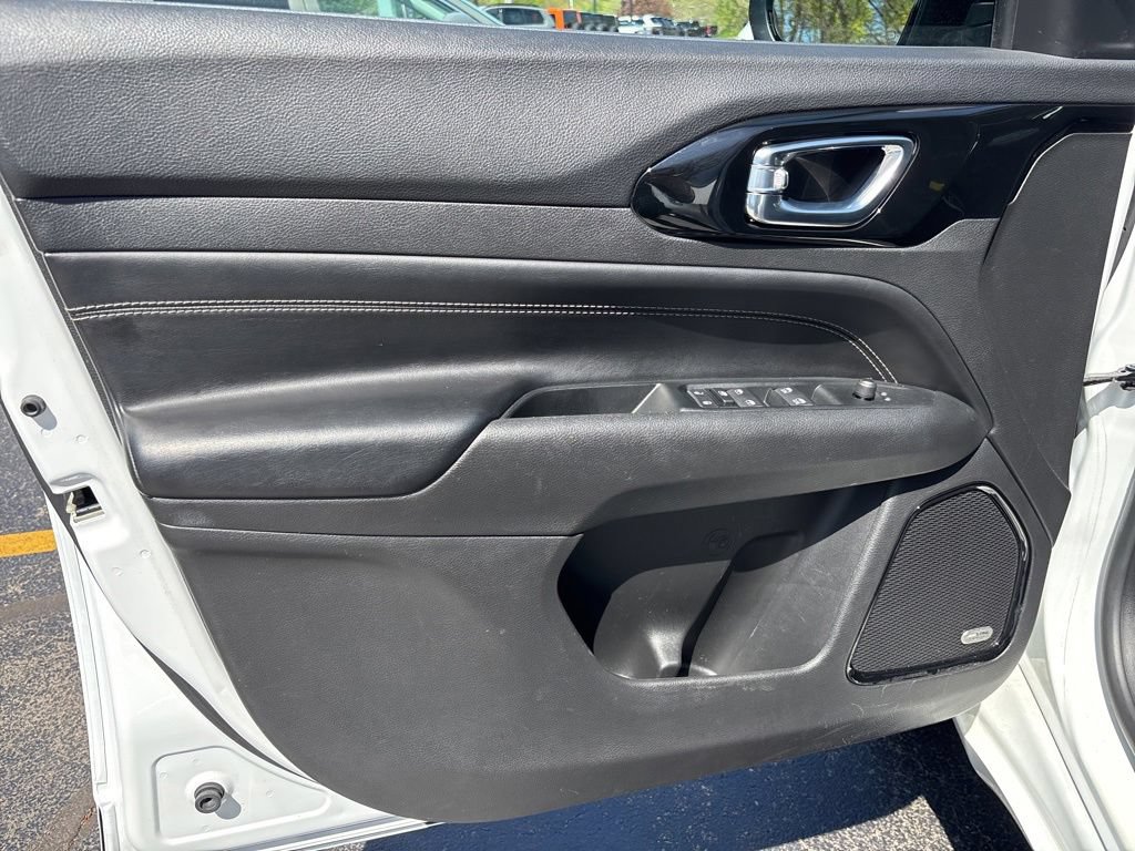 Used 2022 Jeep Compass High Altitude AWD/4WD image 19