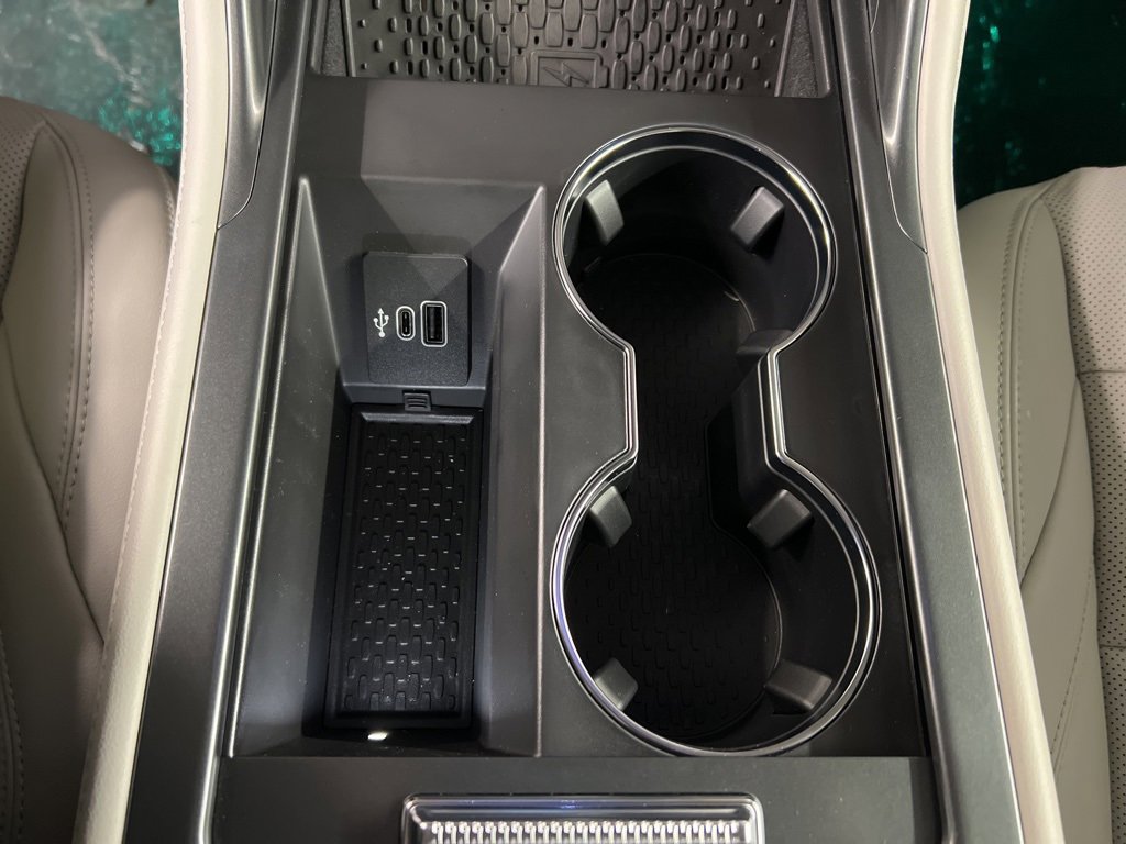 Used 2026 Lincoln Nautilus Premier w/ Equipment Group 102A image 18