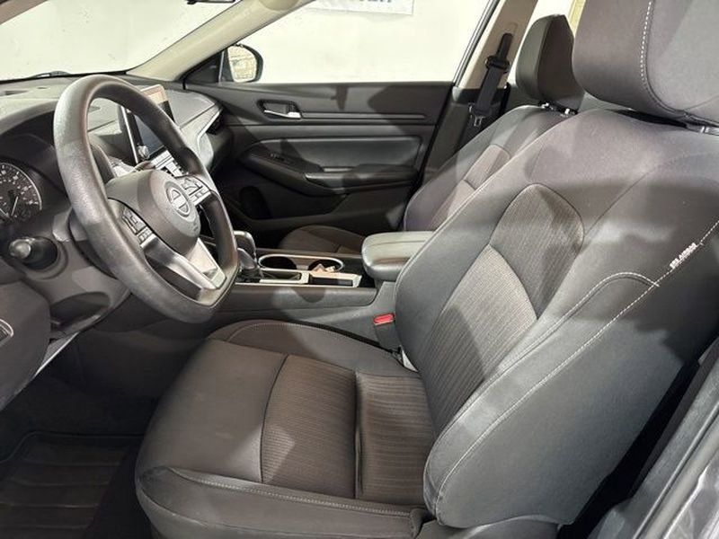 Used 2024 Nissan Altima 2.5 SV image 19