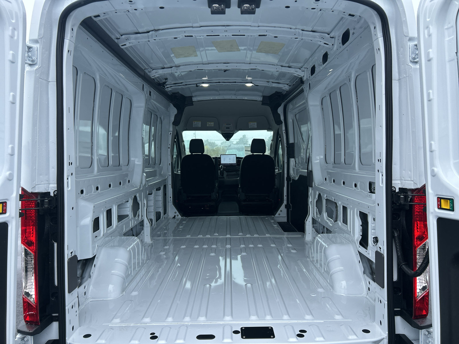 New 2026 Ford Transit 250 148 Medium Roof RWD image 35