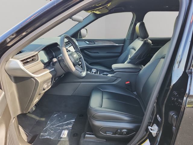 New 2025 Jeep Grand Cherokee Limited image 9