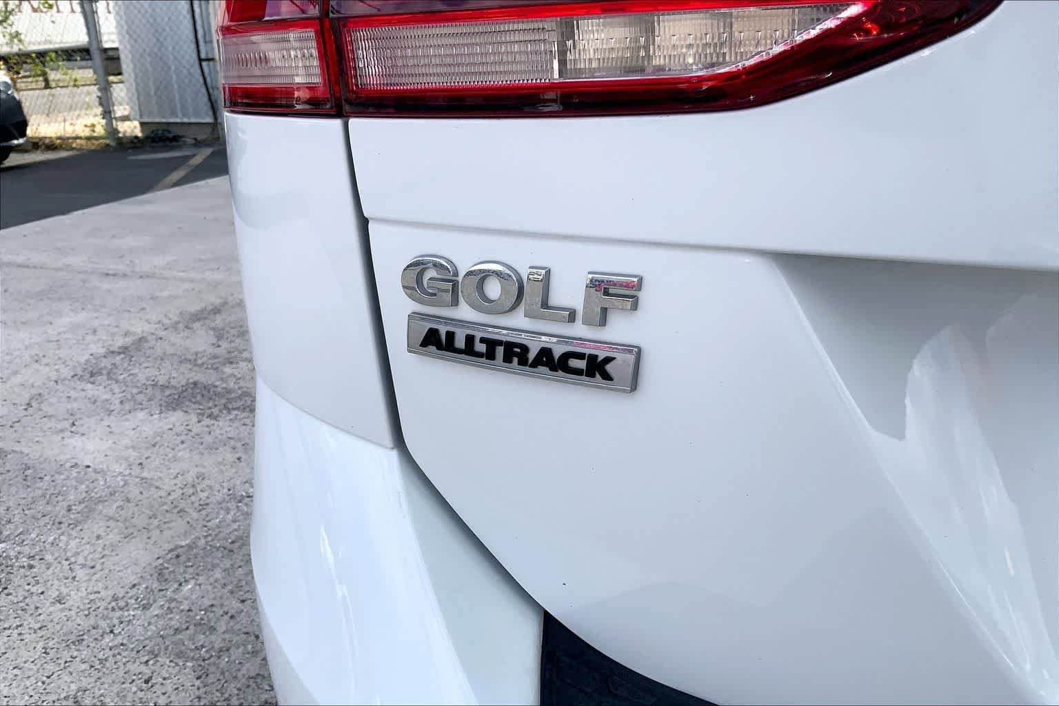 Used 2018 Volkswagen Golf Alltrack S AWD/4WD image 8