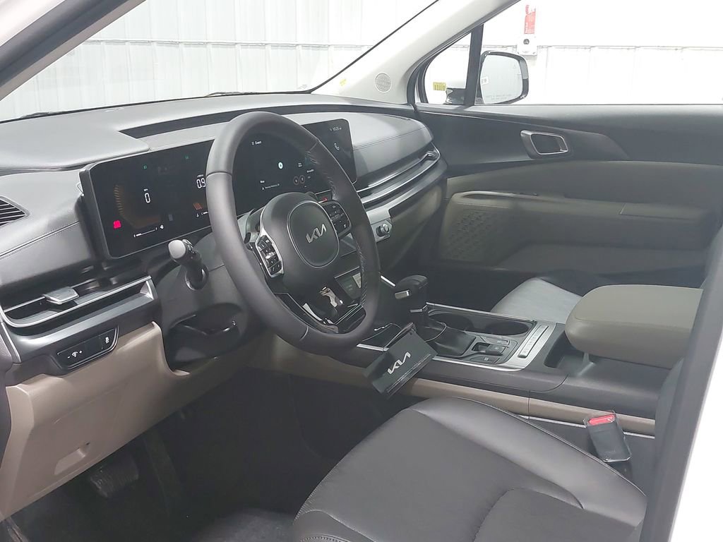 New 2026 Kia Carnival FWD image 17