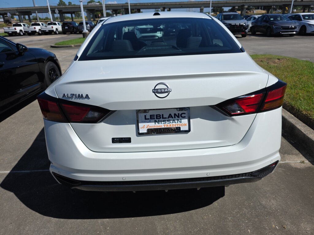 New 2026 Nissan Altima 2.5 SV FWD image 3