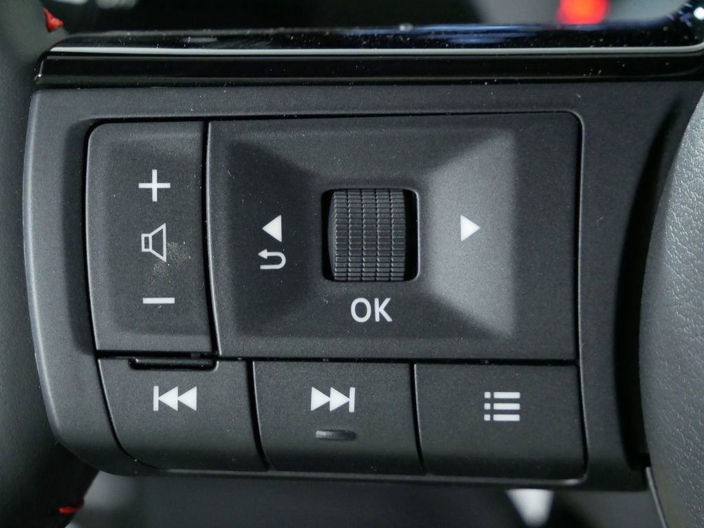 New 2026 Nissan Kicks SR image 25