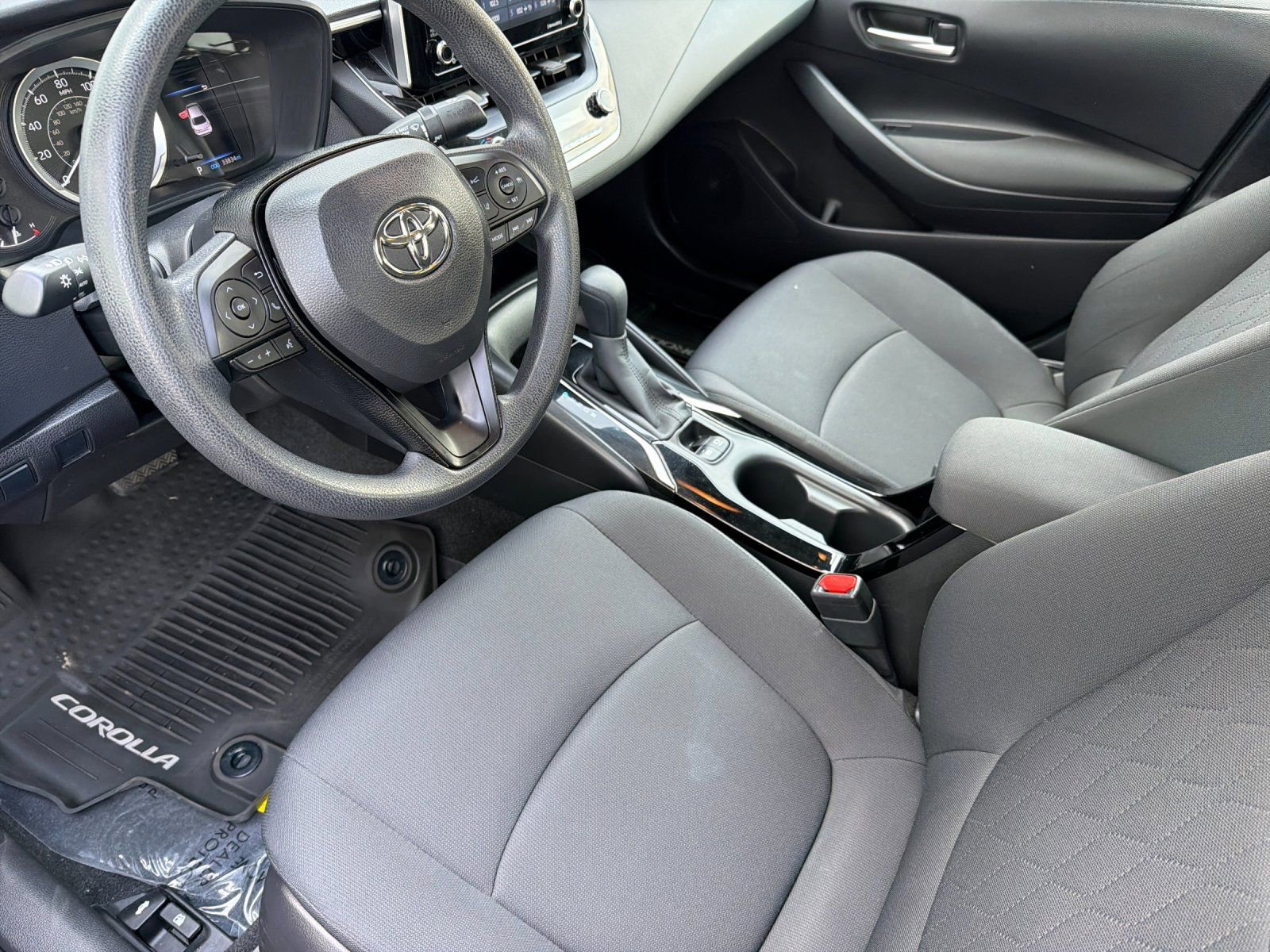 Used 2021 Toyota Corolla LE FWD image 9