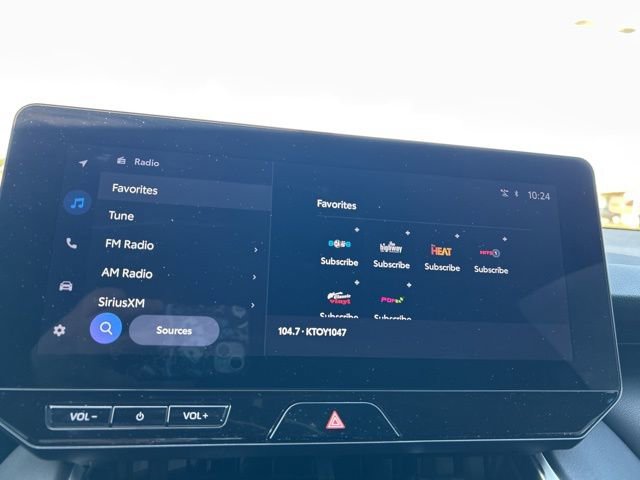 Used 2024 Toyota Venza XLE AWD/4WD image 23