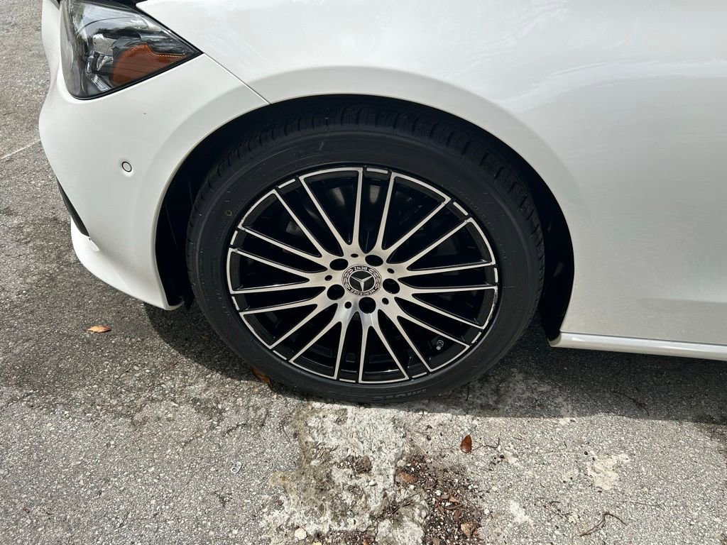 Used 2025 Mercedes-Benz C 300 4MATIC Sedan image 28