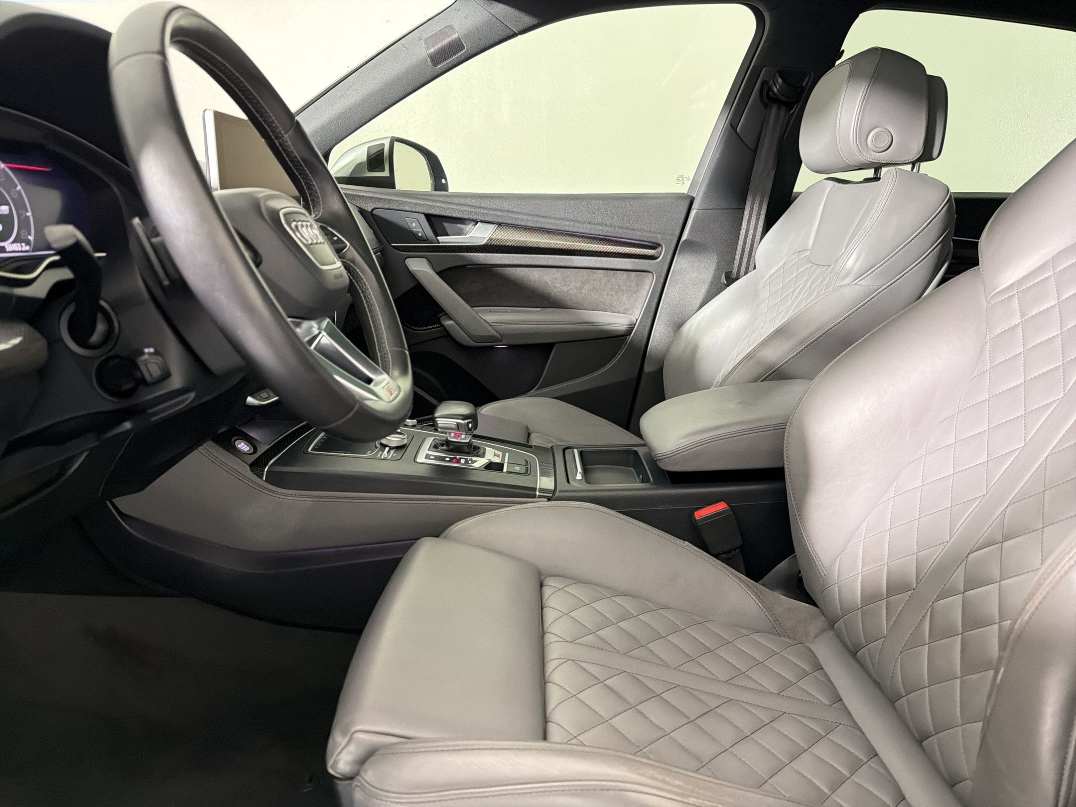 Used 2018 Audi SQ5 Prestige w/ Prestige Package AWD/4WD image 19