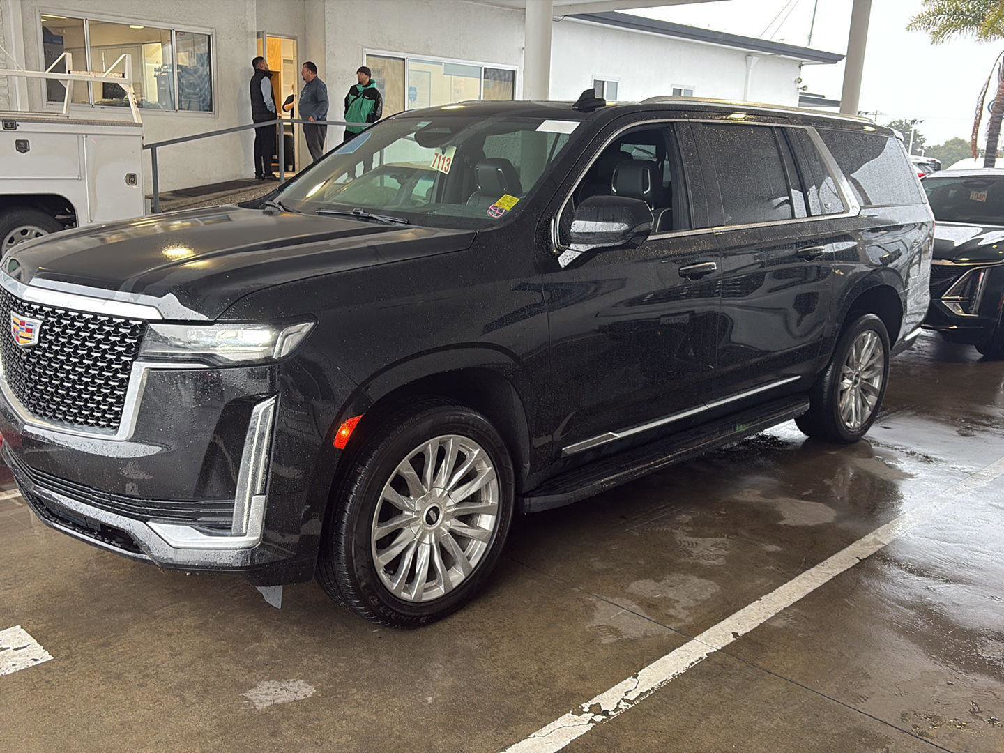 Used 2022 Cadillac Escalade ESV Premium Luxury image 6