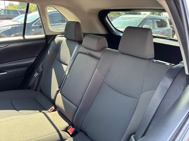 Used 2022 Toyota RAV4 LE AWD/4WD image 3