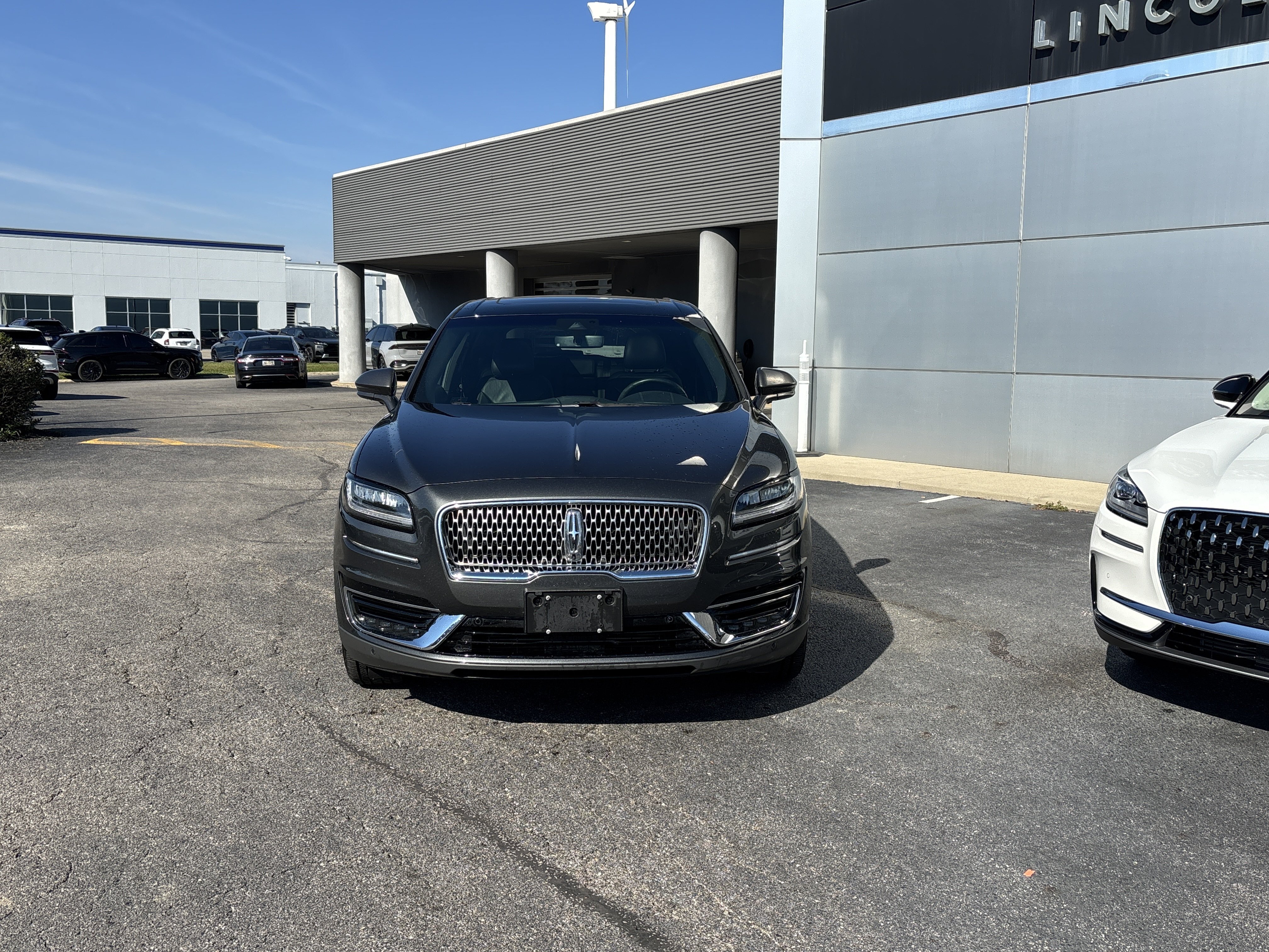 Used 2019 Lincoln Nautilus Reserve AWD/4WD image 2