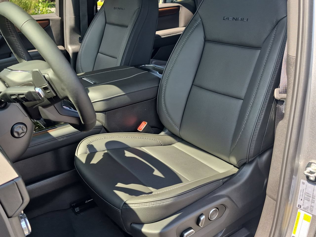 New 2026 GMC Yukon Denali AWD/4WD image 19