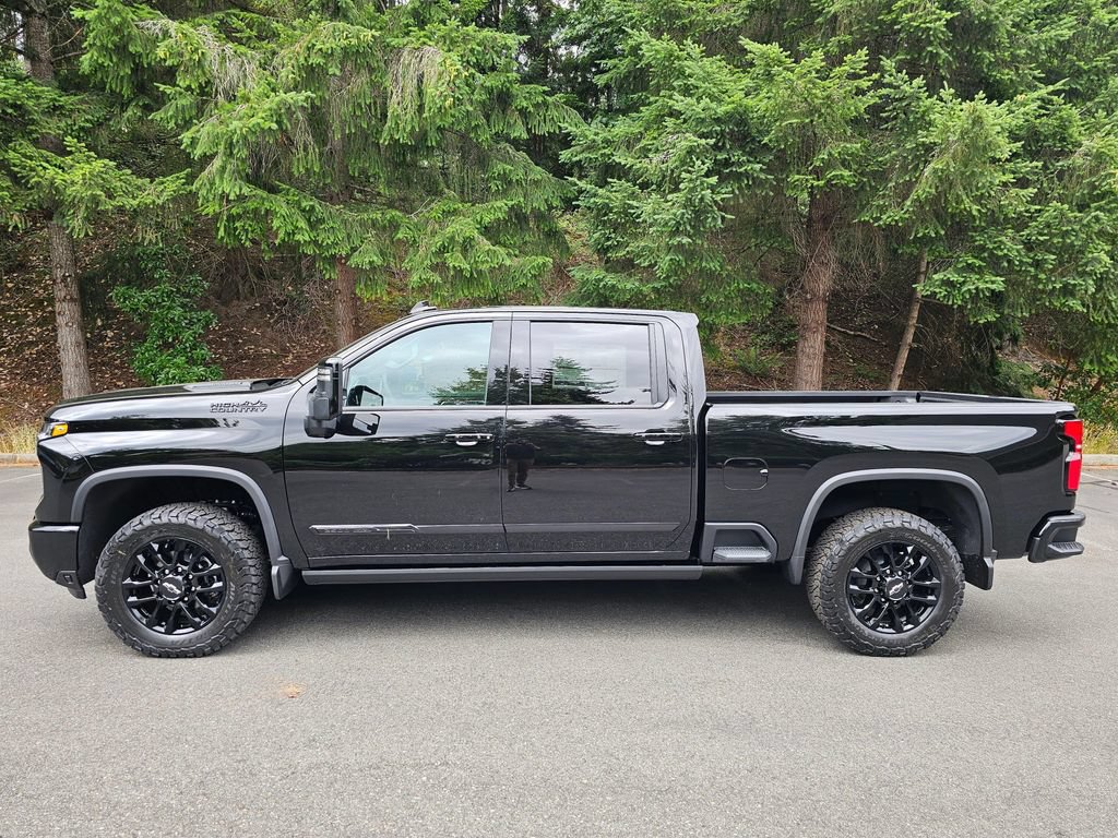 New 2026 Chevrolet Silverado 2500 High Country w/ Midnight Edition AWD/4WD image 2