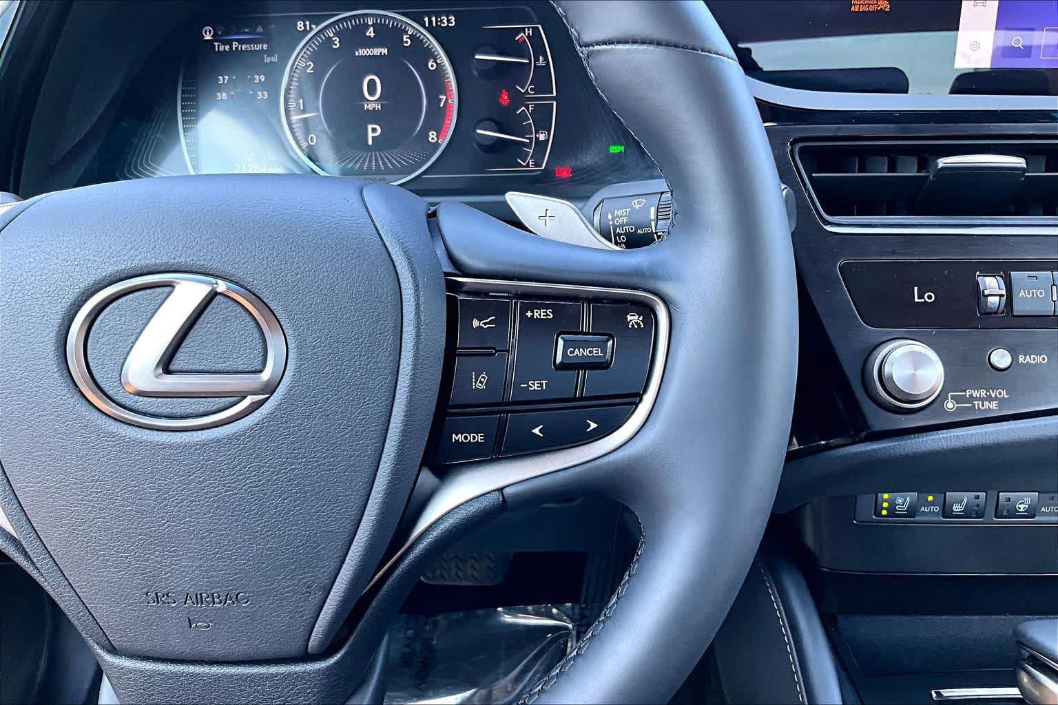 Used 2025 Lexus ES 350 w/ Premium Package FWD image 25