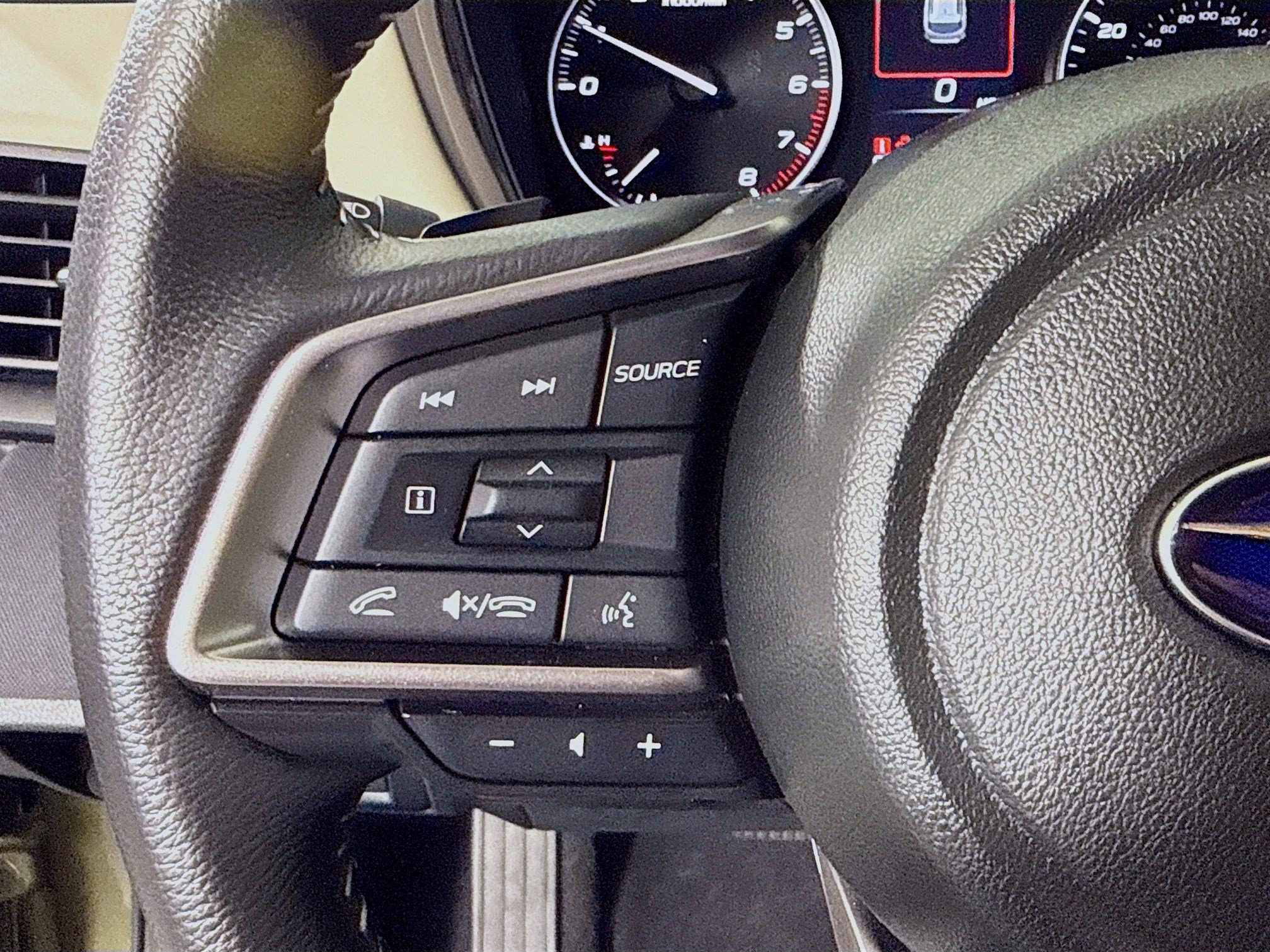 Used 2025 Subaru Outback Premium AWD/4WD image 14