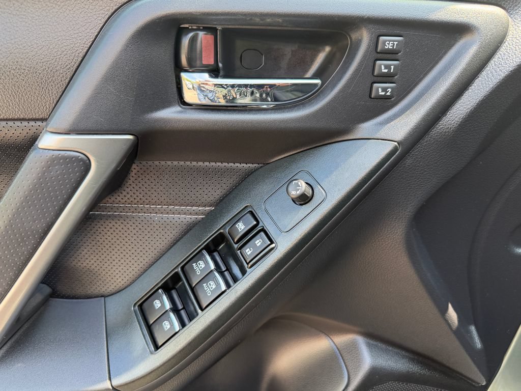 Used 2018 Subaru Forester 2.5i Touring AWD/4WD image 16