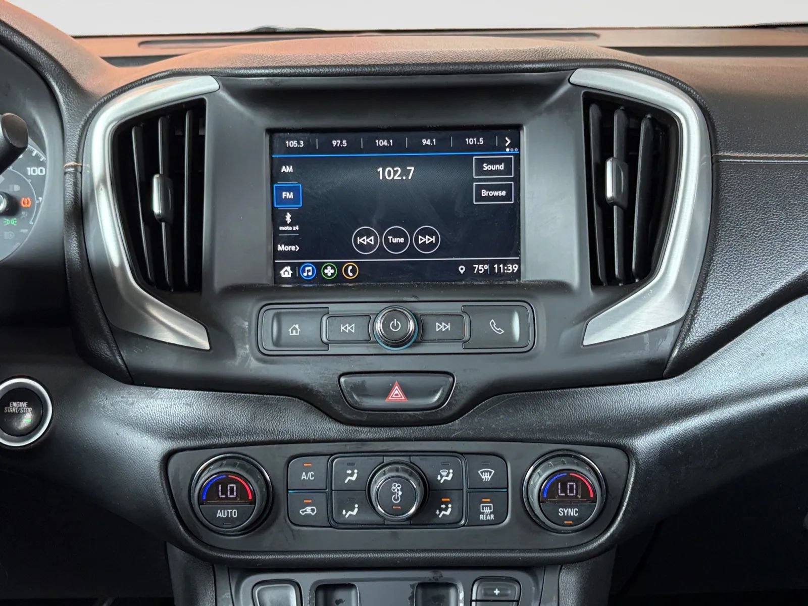 Used 2018 GMC Terrain SLE w/ Driver Convenience Package AWD/4WD image 23