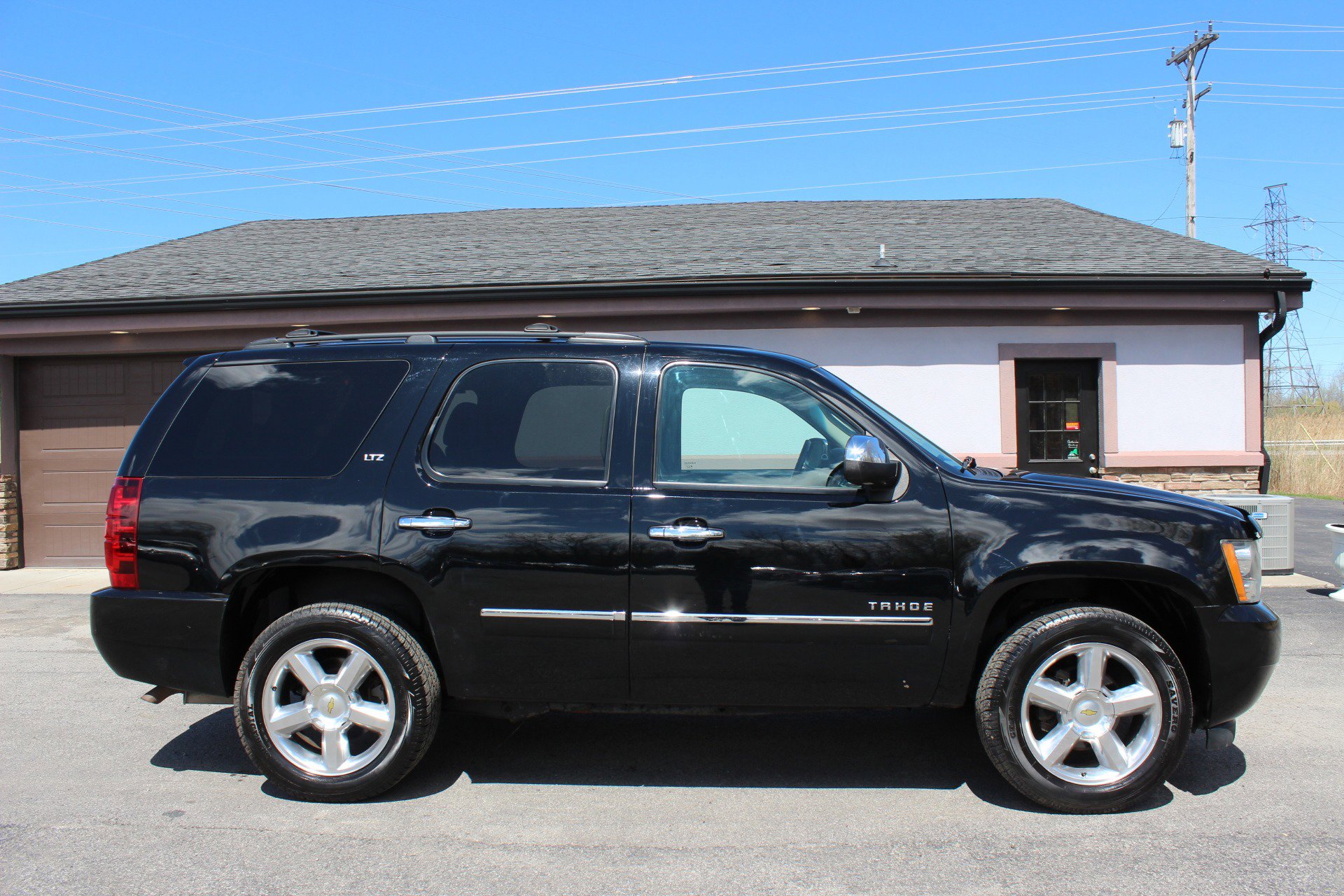 Used 2014 Chevrolet Tahoe LTZ AWD/4WD image 3