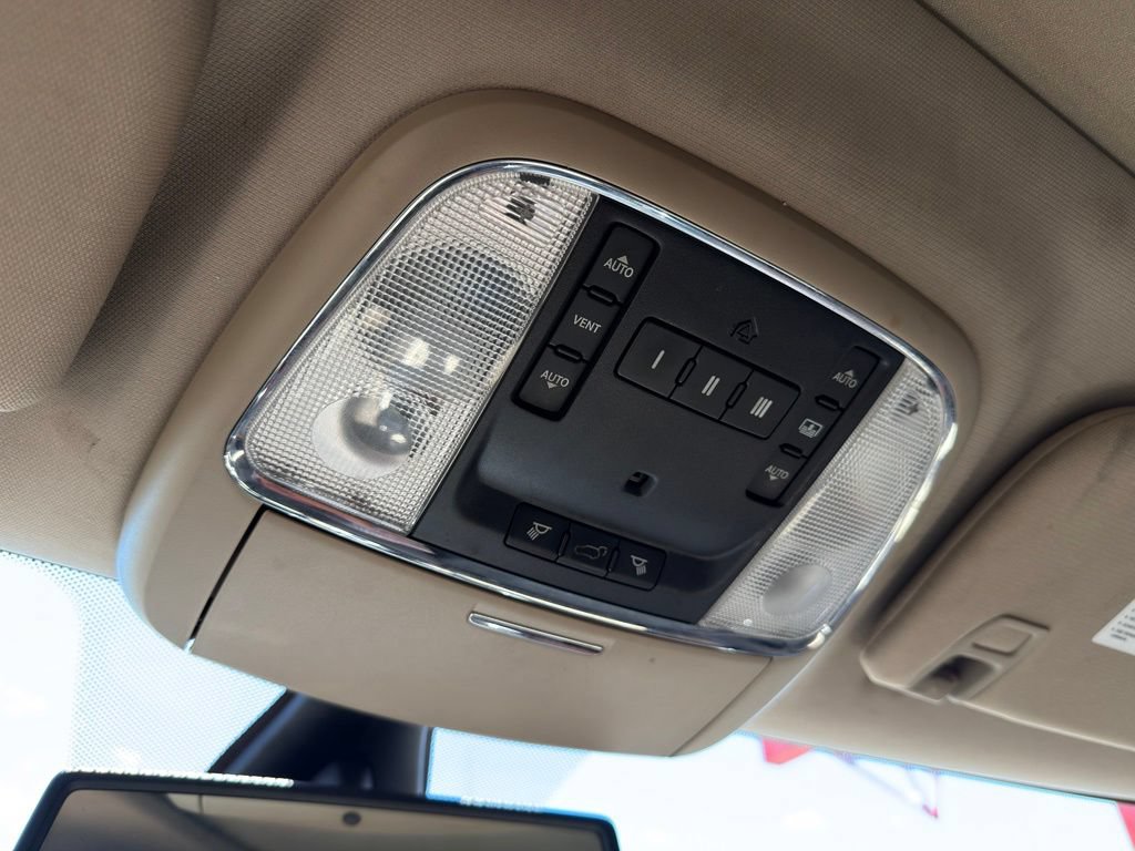 Used 2011 Jeep Grand Cherokee Limited w/ Luxury Group II AWD/4WD image 32