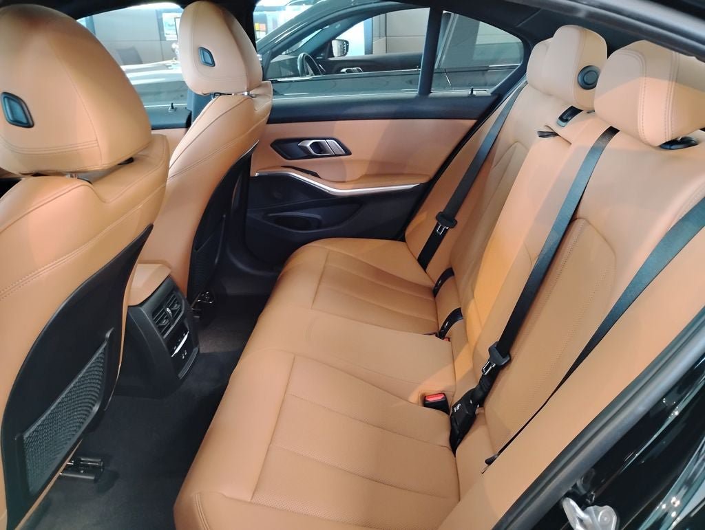 Used 2022 BMW 330e xDrive w/ Driving Assistance Package AWD/4WD image 9
