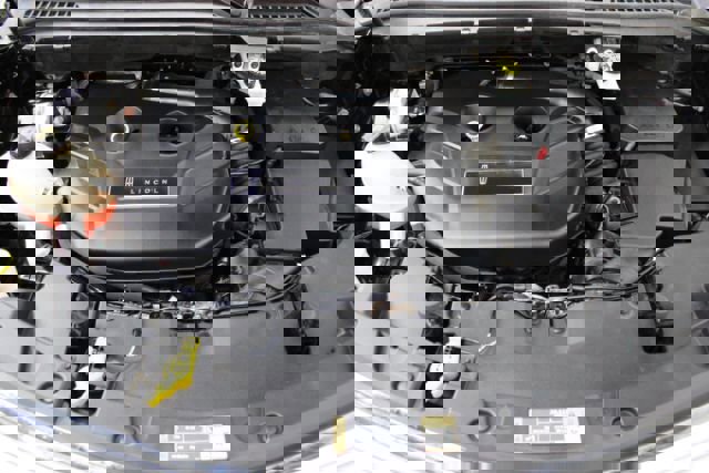 Used 2017 Lincoln MKC Reserve image 28