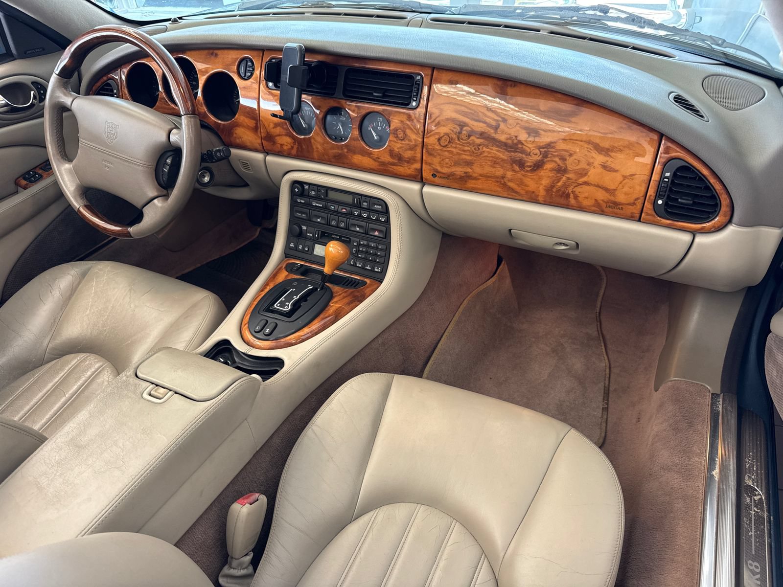 Used 2002 Jaguar XK8 Convertible RWD image 12