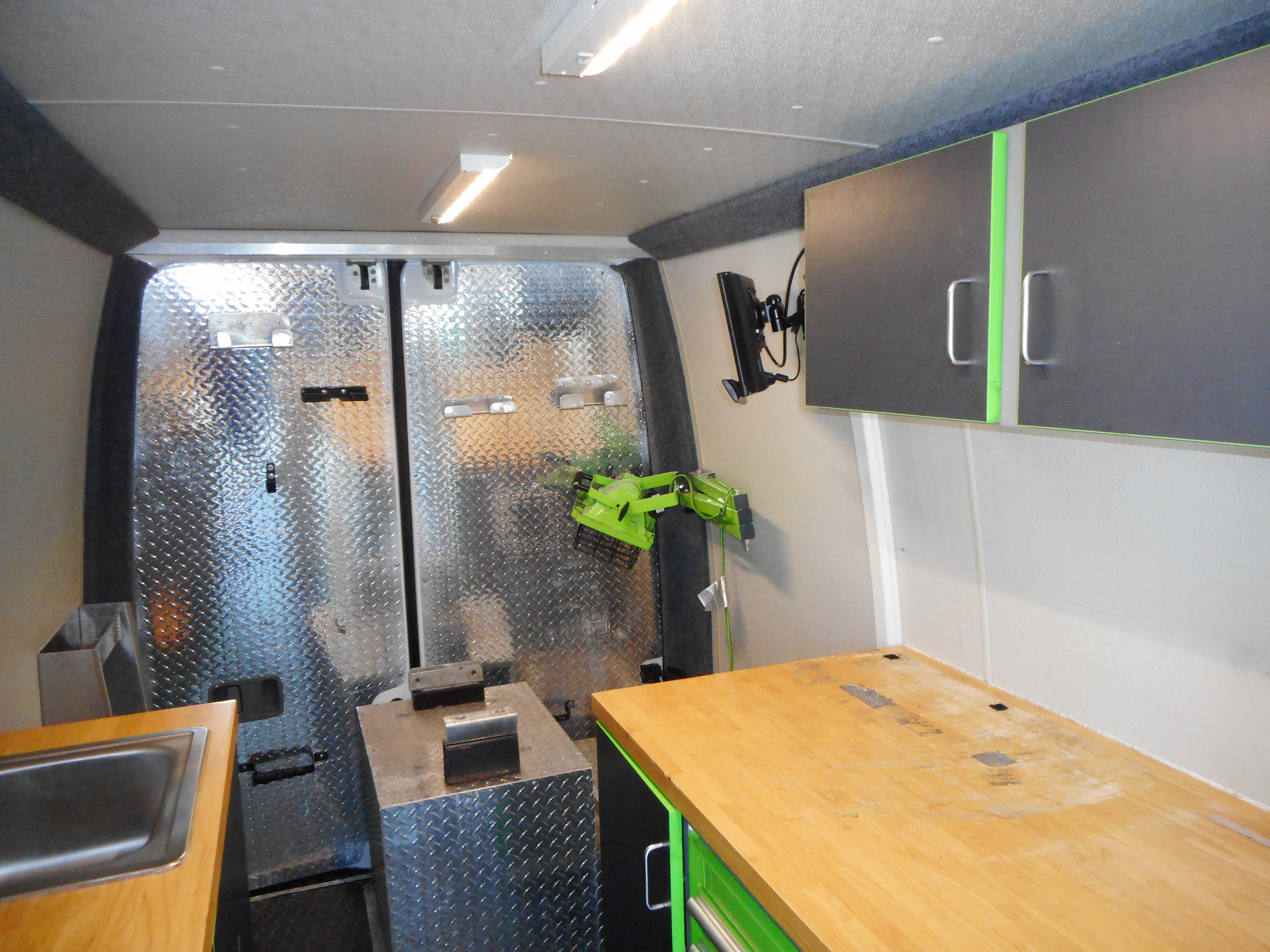 Used 2014 Freightliner Sprinter 2500 RWD image 31