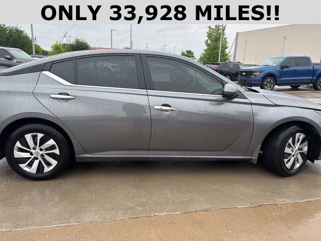 Used 2023 Nissan Altima 2.5 S image 2