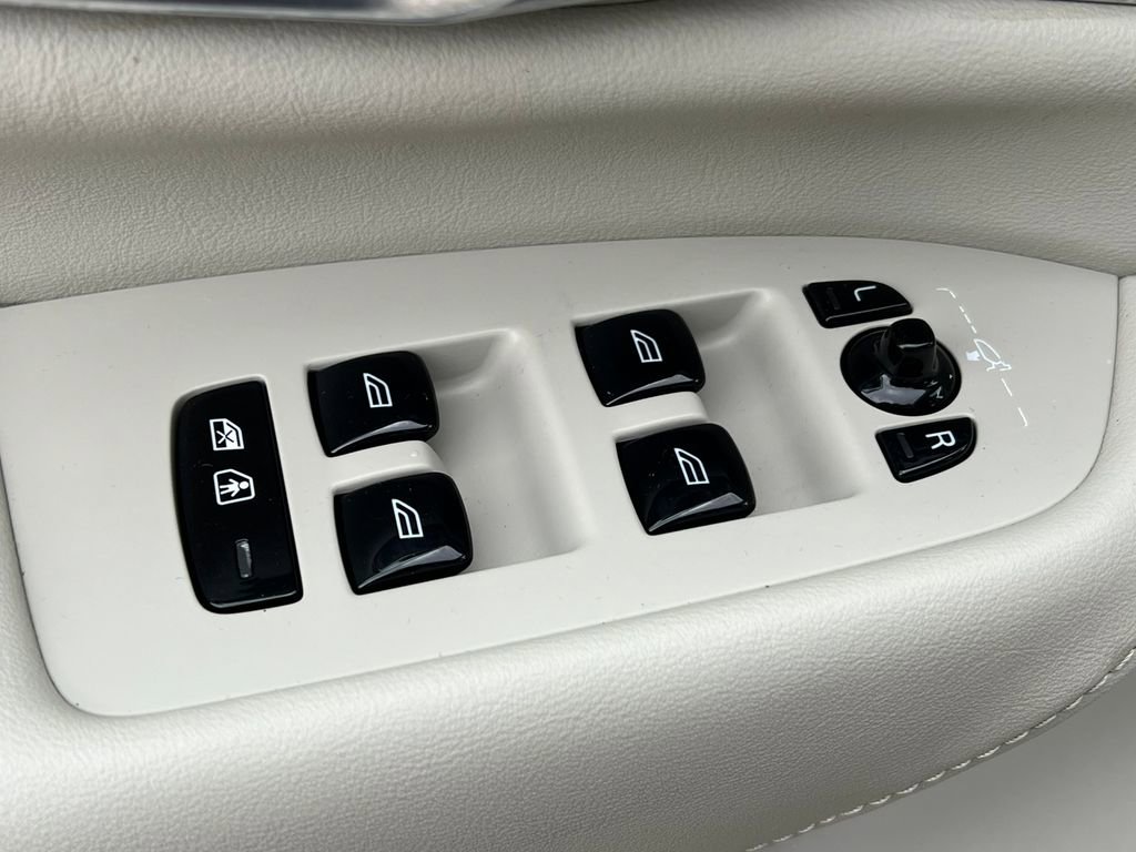 Used 2023 Volvo XC90 B6 Plus w/ Protection Package AWD/4WD image 19