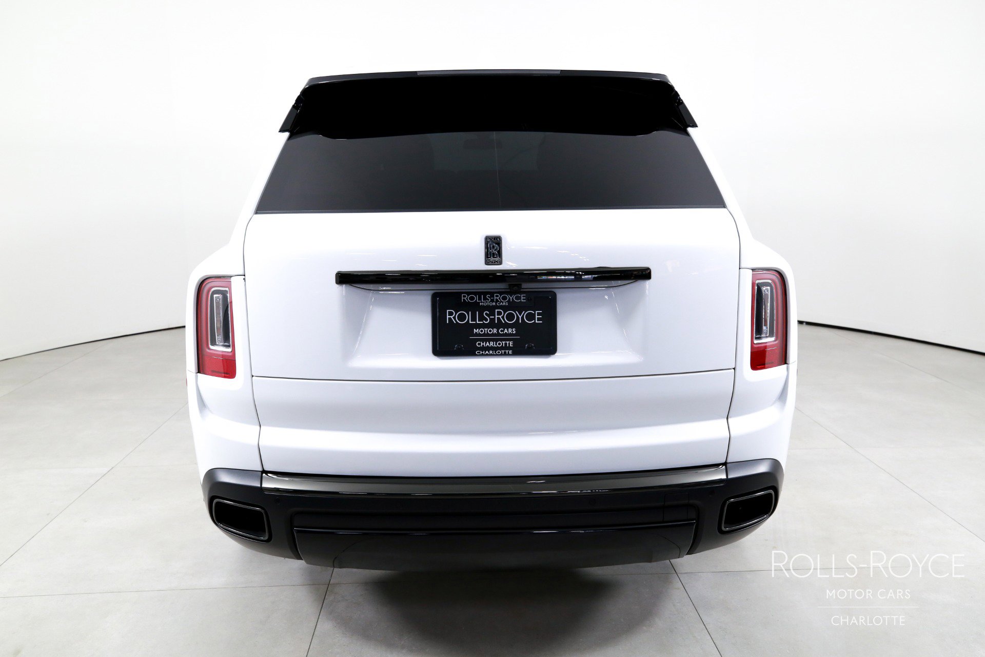 Used 2021 Rolls-Royce Cullinan Black Badge image 9