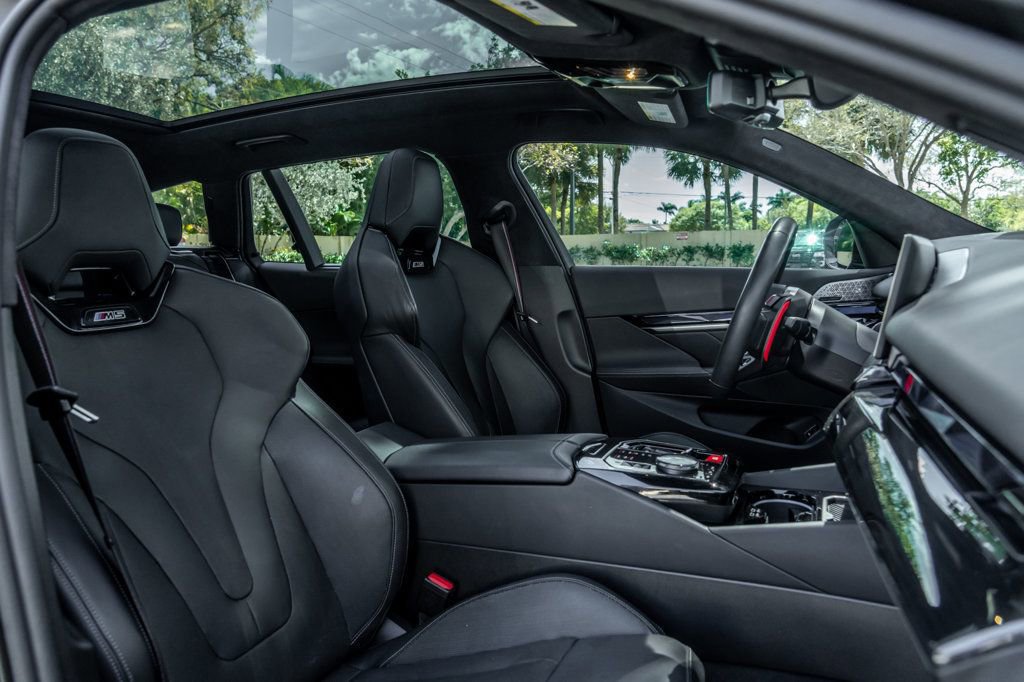 Used 2025 BMW M5 Touring image 26