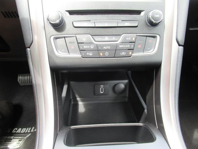 Used 2017 Ford Fusion SE w/ Fusion SE Technology Package FWD image 25