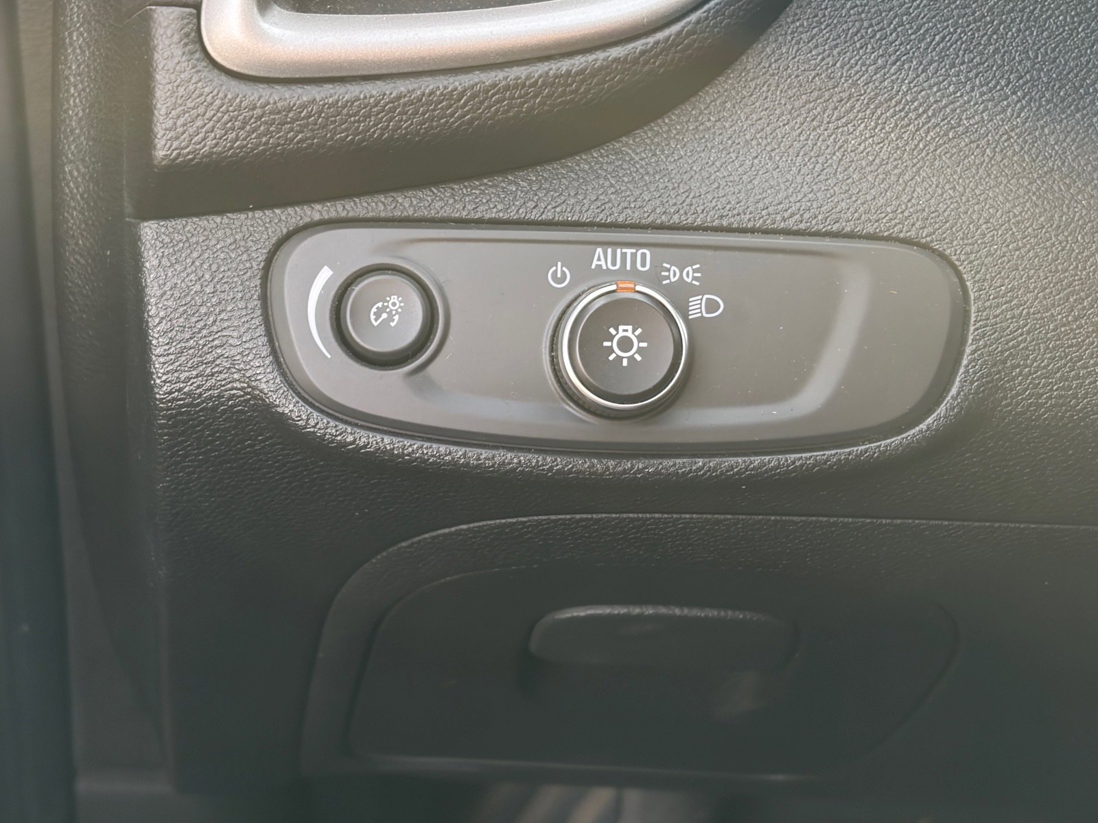 Used 2018 Chevrolet Trax LT image 10