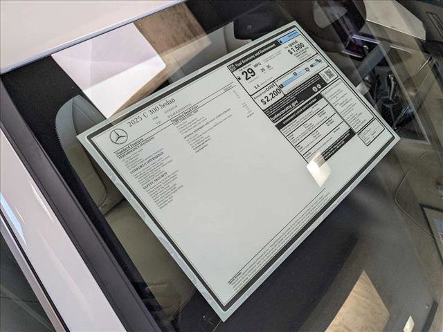Used 2025 Mercedes-Benz C 300 Sedan image 18