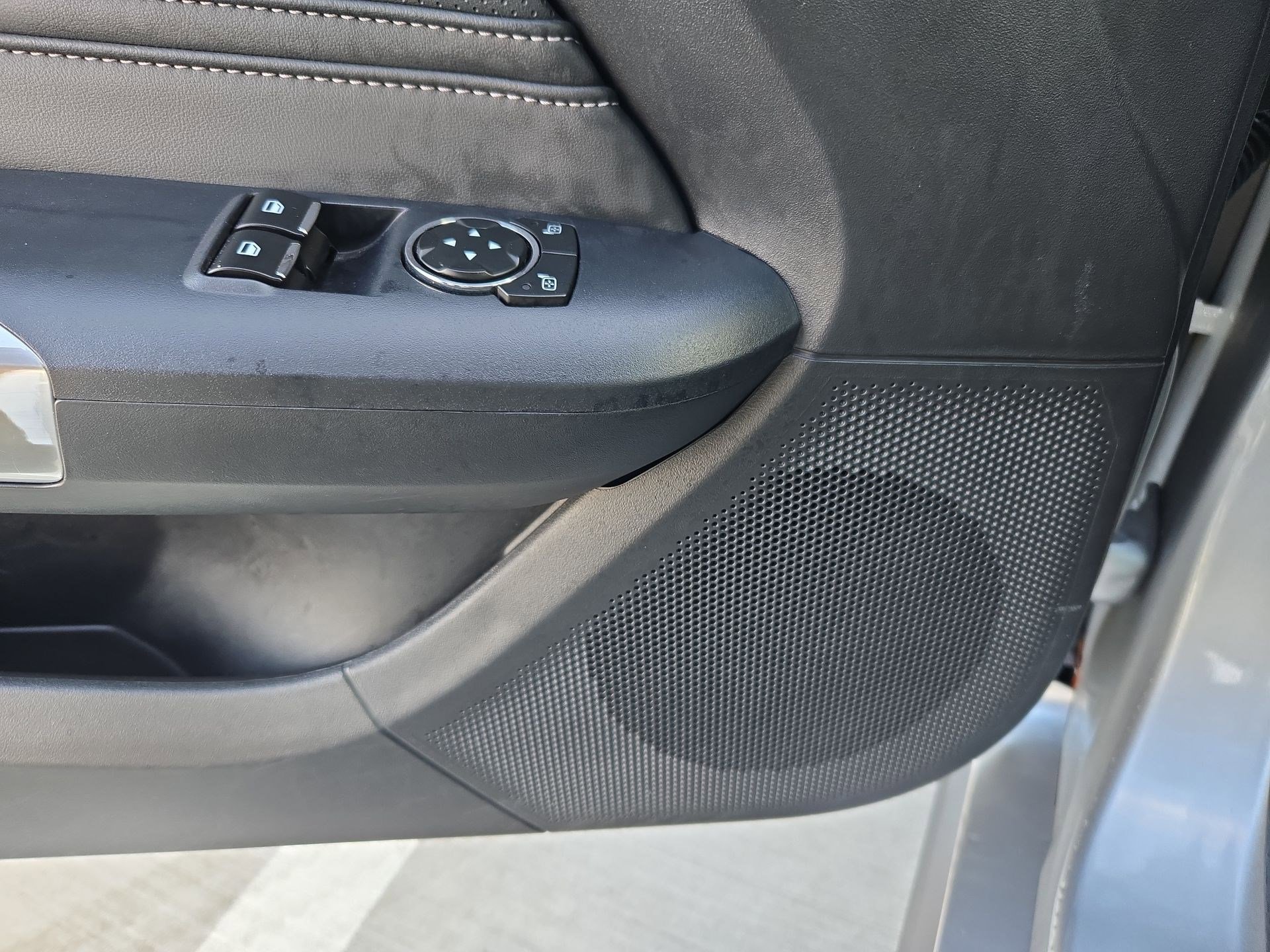 Used 2025 Ford Mustang Premium RWD image 15