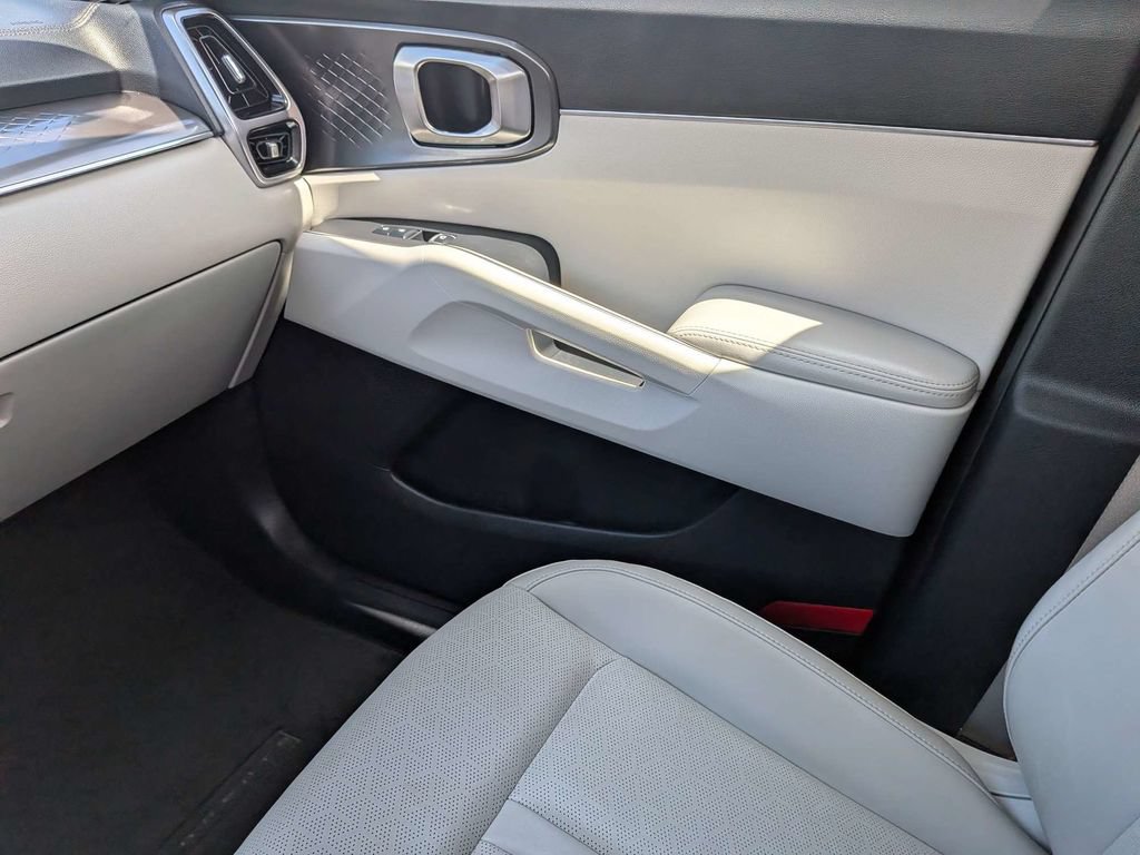 Used 2023 Kia Sorento EX FWD image 25