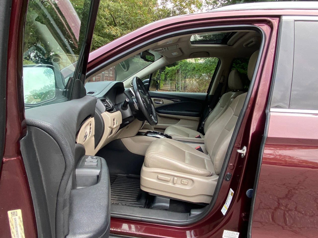 Used 2016 Honda Pilot Touring image 15