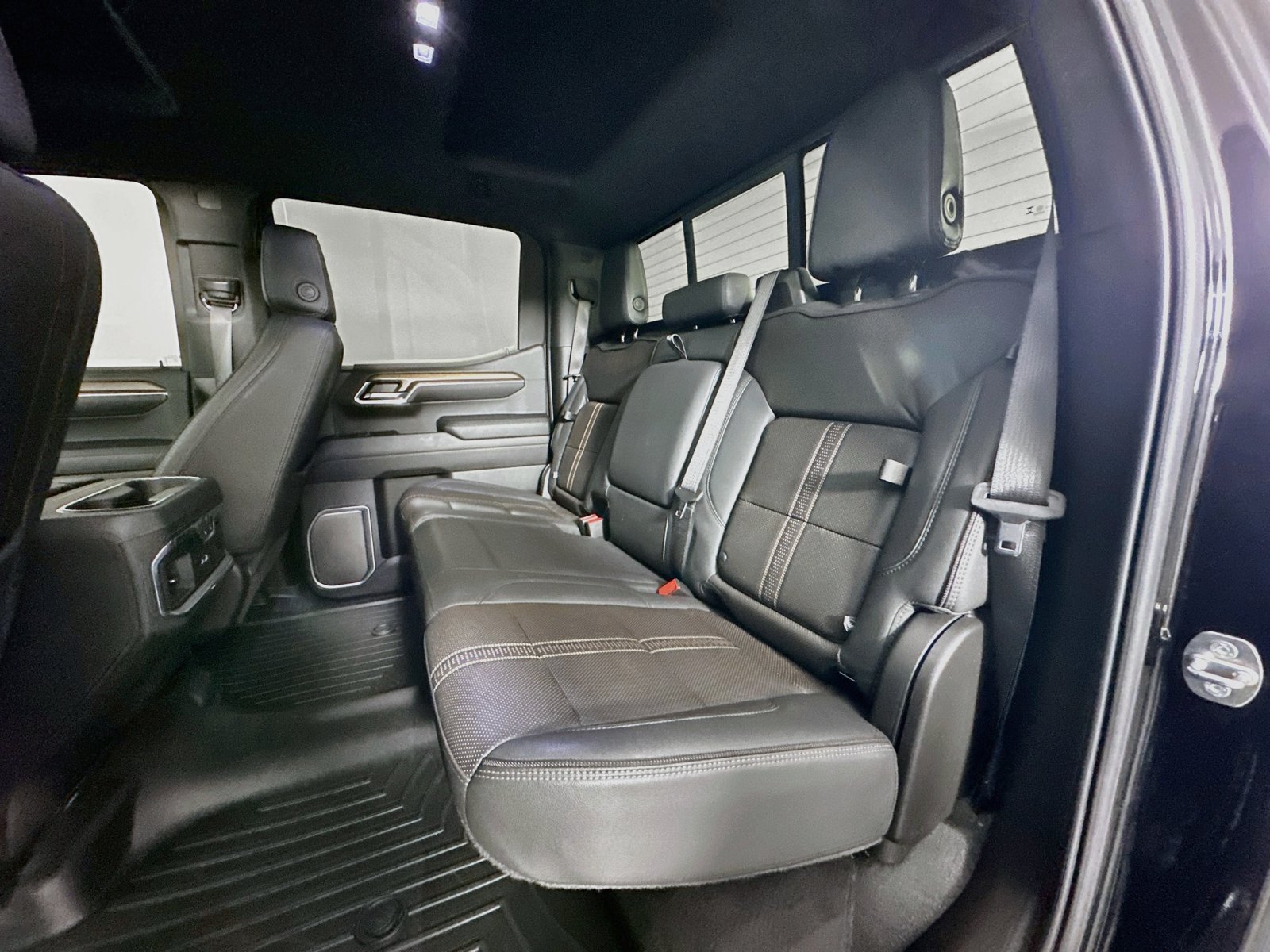 Used 2024 Chevrolet Silverado 1500 High Country w/ Midnight Edition AWD/4WD image 26
