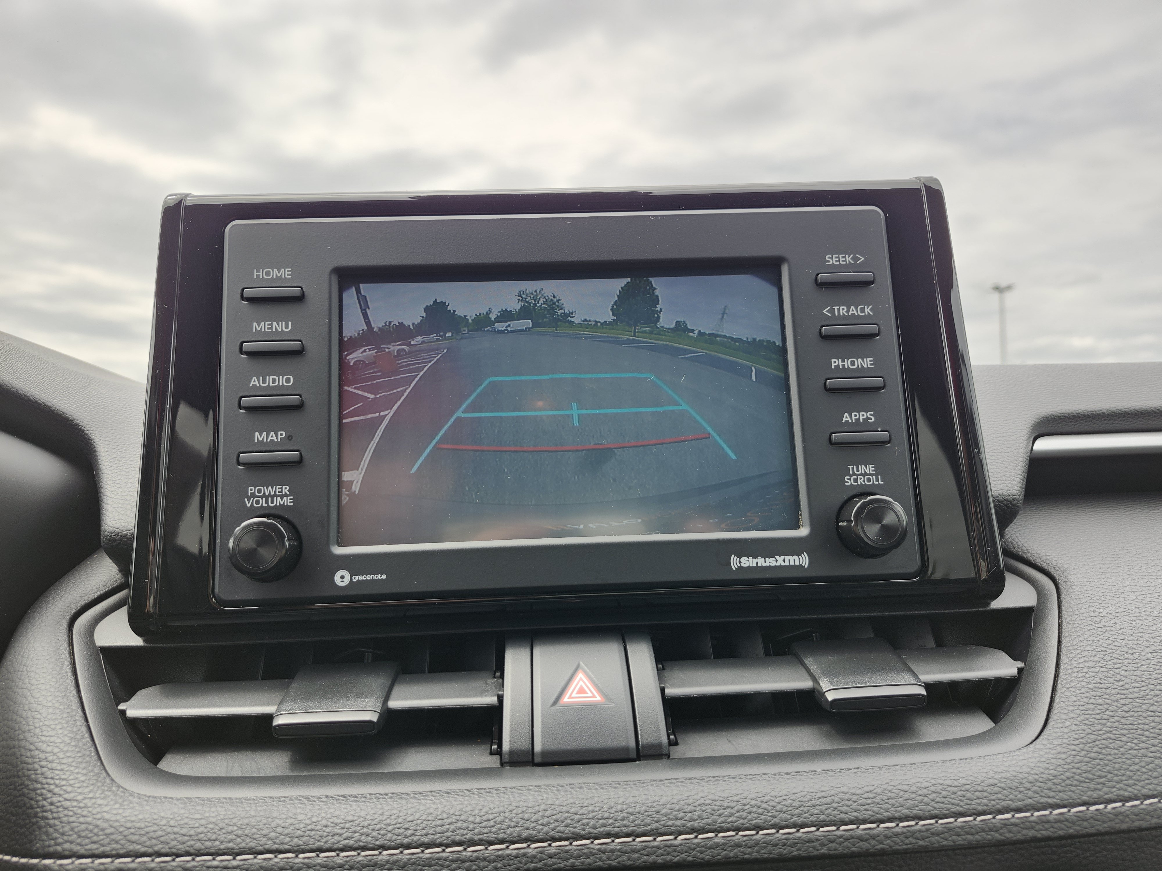 Used 2021 Toyota RAV4 XLE AWD/4WD image 2